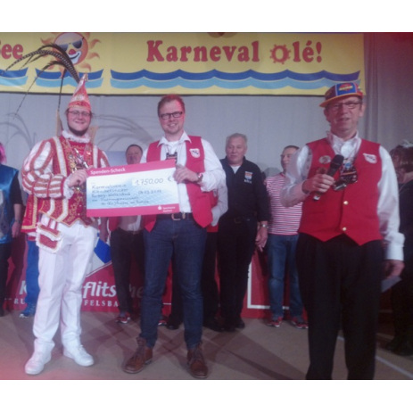04.03.19 - Exprinzen spenden für Gardekostüme
