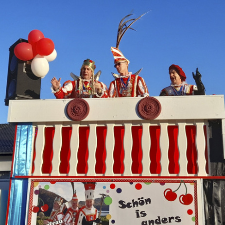 21.02.23 - Veilchendienstagszug bei strahlendem Sonnenschein